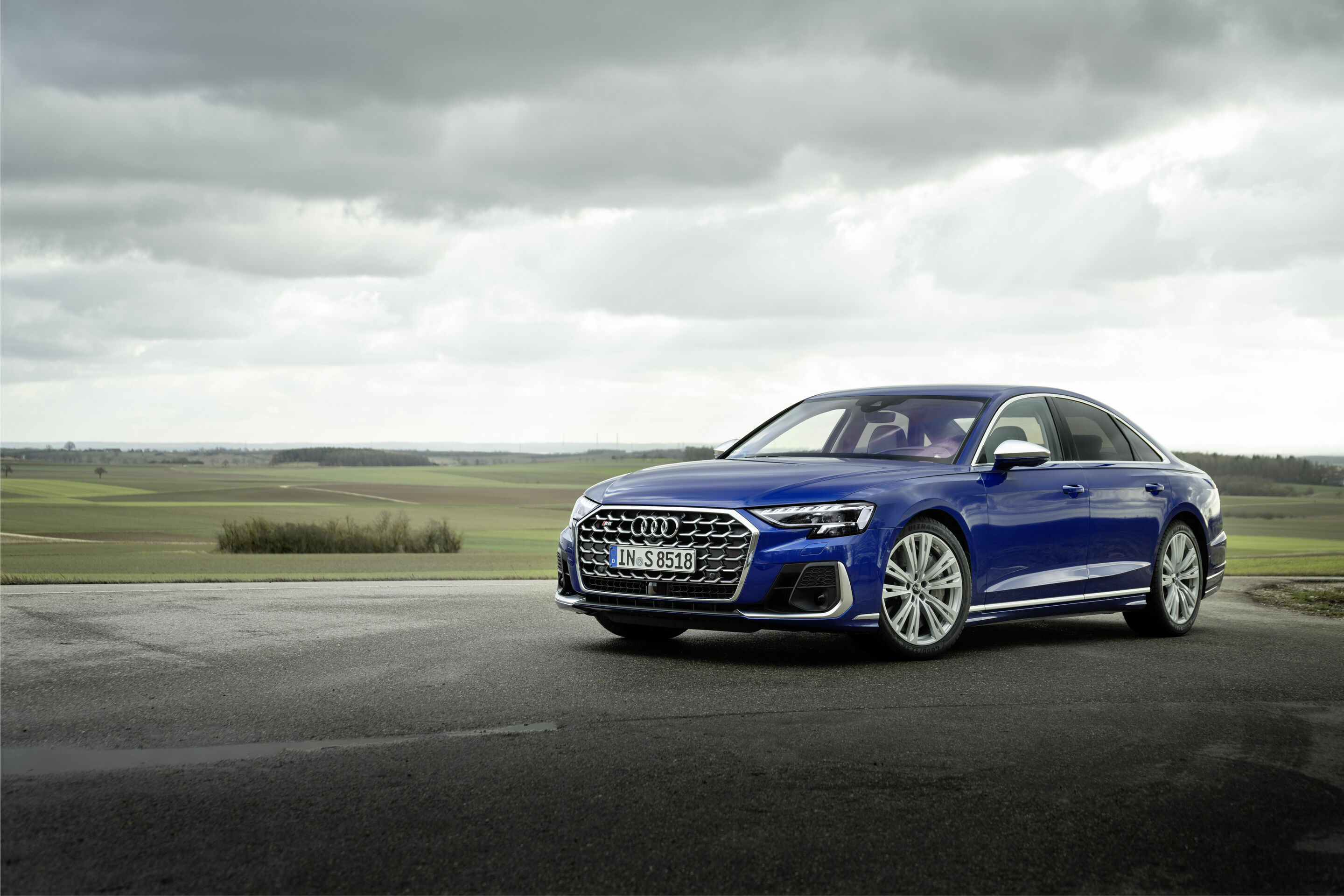 Sharpened design and innovative technologies for the flagship: the enhanced Audi  A8